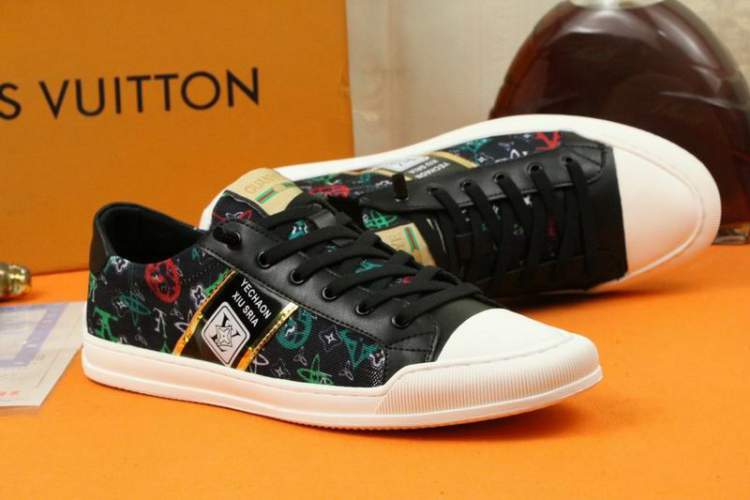 Picture of Louis Vuitton Shoes _SKULVsz38-43mnf042615335
